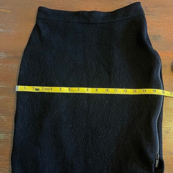 Banana Republic Women's Wool Blend Pencil Skirt Size 0 Petite - Picture 8 of 9